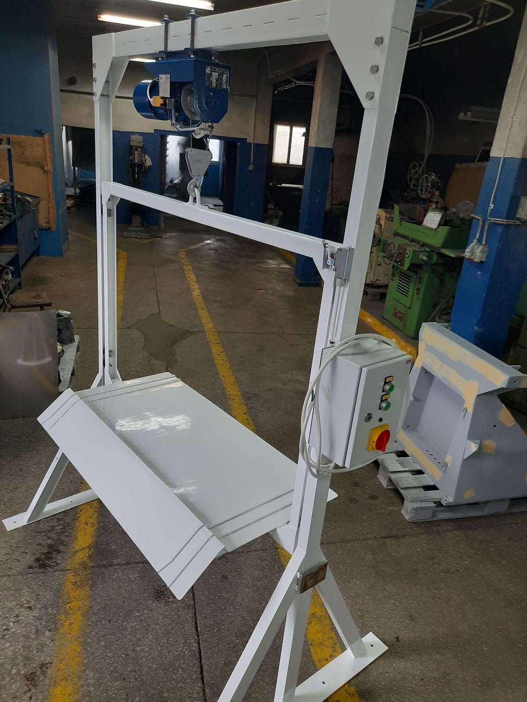 CPA 50 cart lift